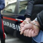 manette-arrestato-carabinieri_9940-e1272300087276-300x264