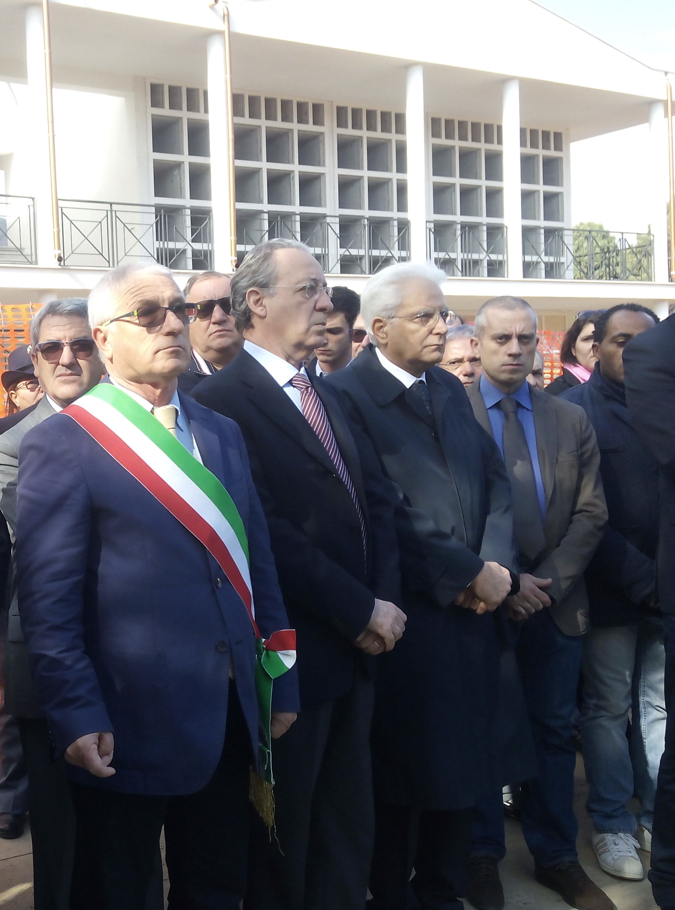 Sergio Mattarella al cimitero Castellammare 1 novembre 2014 (1)